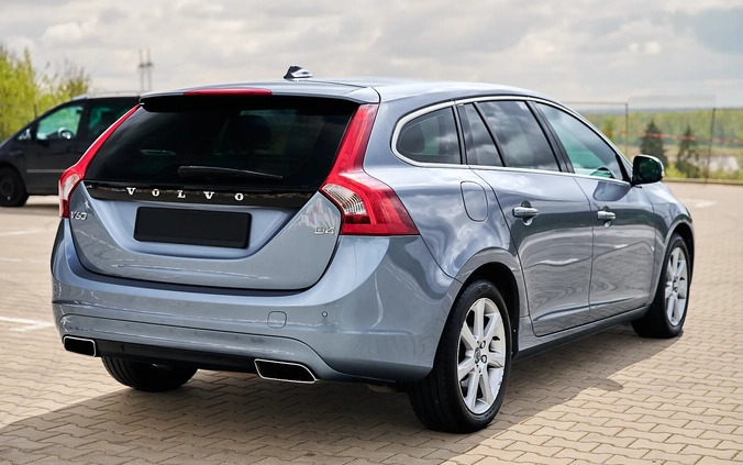 Volvo V60 cena 57800 przebieg: 207000, rok produkcji 2017 z Zawiercie małe 781